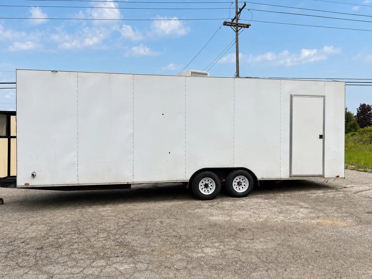 Exterior of a commercial dishwashing trailer